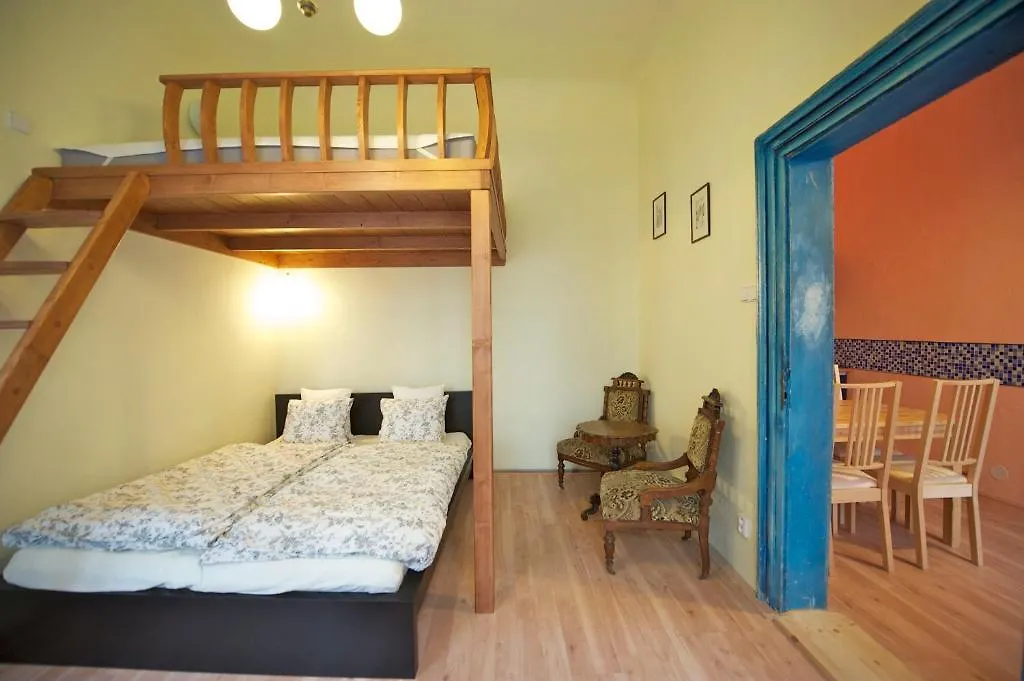 Old Town Apartment Caroli Praga